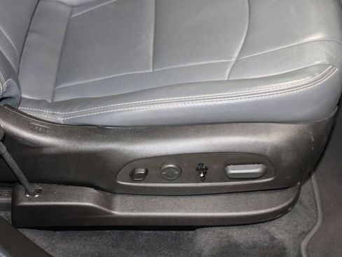 Used 2022 Buick Enclave Premium image 23