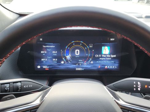 Used 2025 Chevrolet Equinox RS w/ Safety and Technology Package image 24