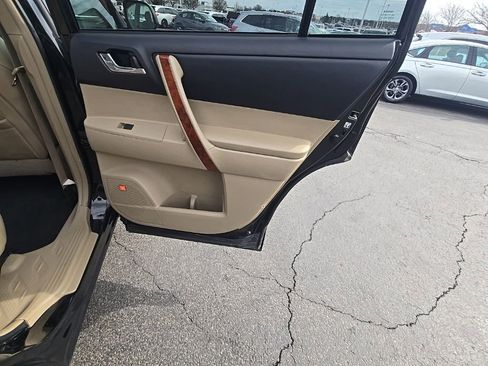 Used 2013 Toyota Highlander Limited image 28