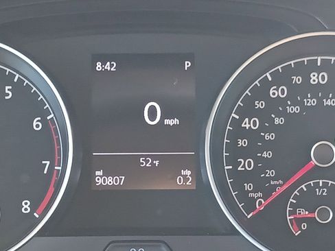 Used 2018 Volkswagen Golf S image 18