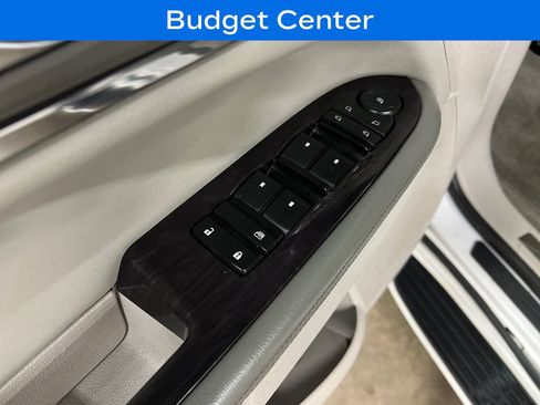 Used 2017 Buick Enclave Premium w/ Experience Buick Package AWD/4WD image 16