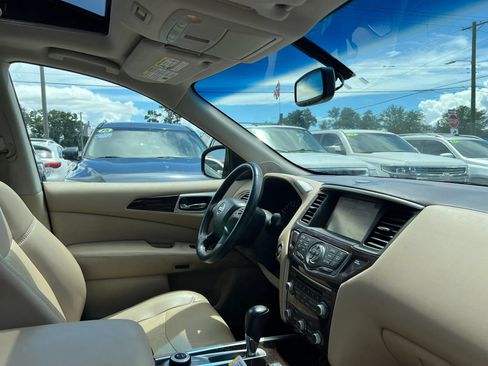 Used 2016 Nissan Pathfinder SL w/ SL Premium Package AWD/4WD image 18