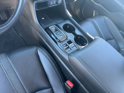 Used 2023 Honda Pilot EX-L image 19