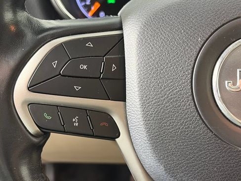 Used 2020 Jeep Grand Cherokee Limited AWD/4WD image 17
