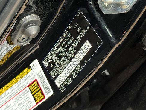 Used 2025 Toyota Highlander XSE AWD/4WD image 32