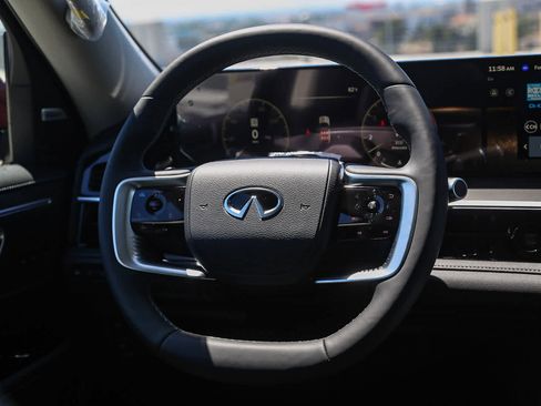 New 2025 INFINITI QX80 Luxe image 17