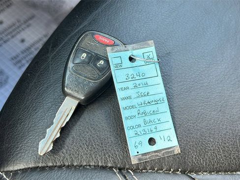 Used 2014 Jeep Wrangler Unlimited Rubicon w/ Dual Top Group image 36