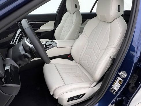 Certified 2026 BMW 530i xDrive w/ Premium Package AWD/4WD image 12
