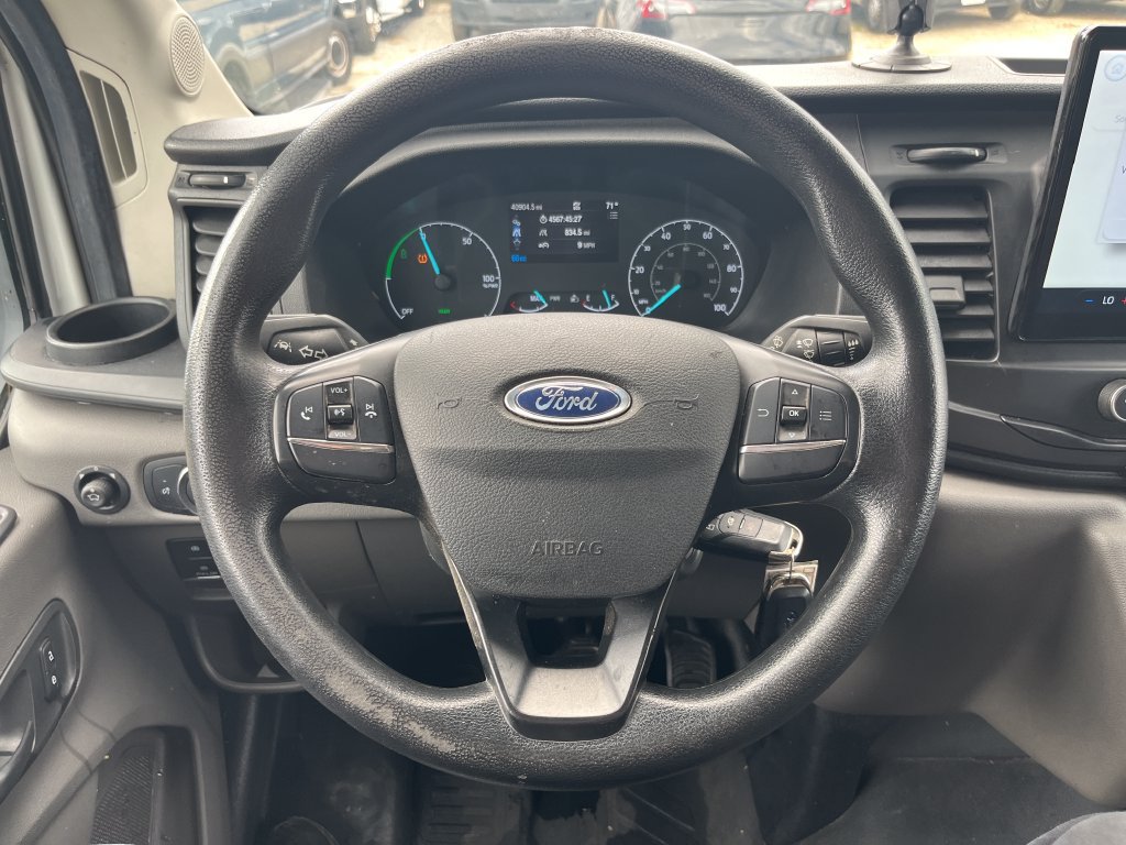 Used 2022 Ford E-Transit 148 High Roof Extended RWD image 13