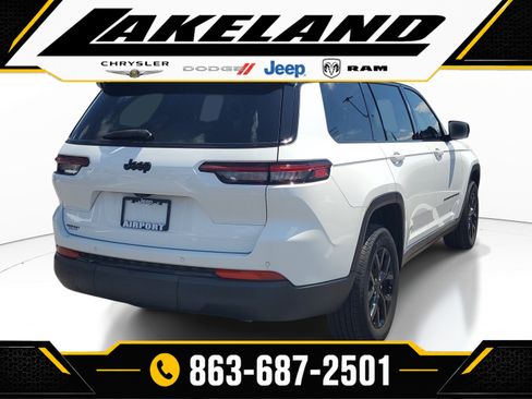 Used 2024 Jeep Grand Cherokee L Altitude RWD image 6