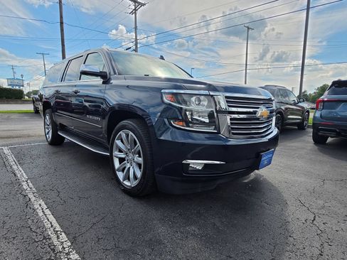 Used 2020 Chevrolet Suburban Premier AWD/4WD image 8