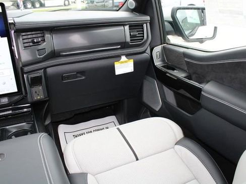 New 2023 Ford F150 Lightning Platinum image 10