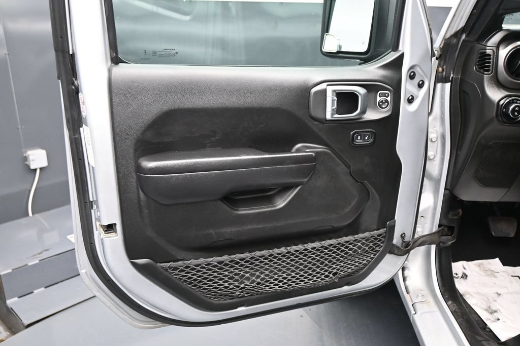 Used 2023 Jeep Gladiator Sport AWD/4WD image 11