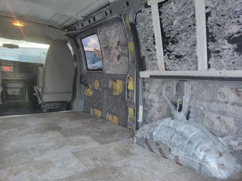 Used 2011 Chevrolet Express 1500 AWD image 43