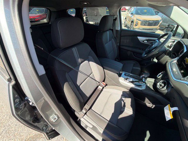 New 2026 Chevrolet Blazer LT w/ LPO, Black Sport Package FWD image 22