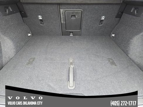 Certified 2025 Volvo XC40 B5 Plus AWD/4WD image 31