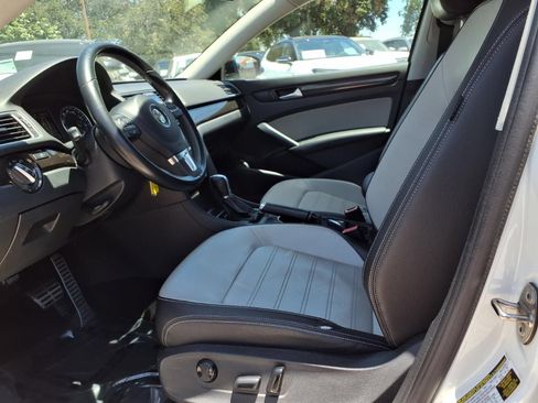Used 2015 Volkswagen Passat 1.8T Sport FWD image 16