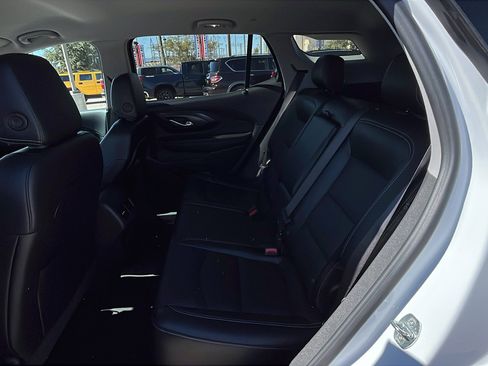 Certified 2023 GMC Terrain SLT image 24