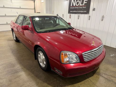 Used 2001 Cadillac De Ville w/ Comfort/Convenience Pkg FWD image 2