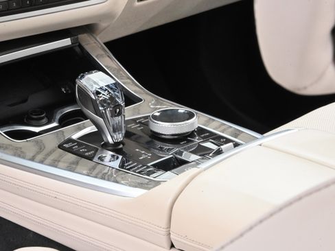 Used 2019 BMW X7 xDrive50i w/ M Sport Package image 24