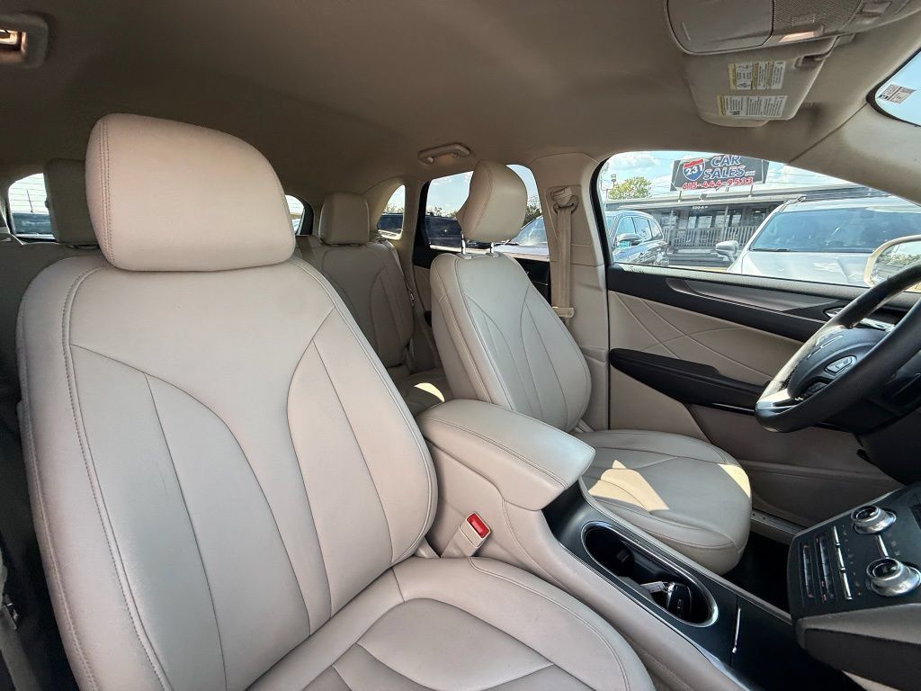 Used 2017 Lincoln MKC Premiere FWD image 24
