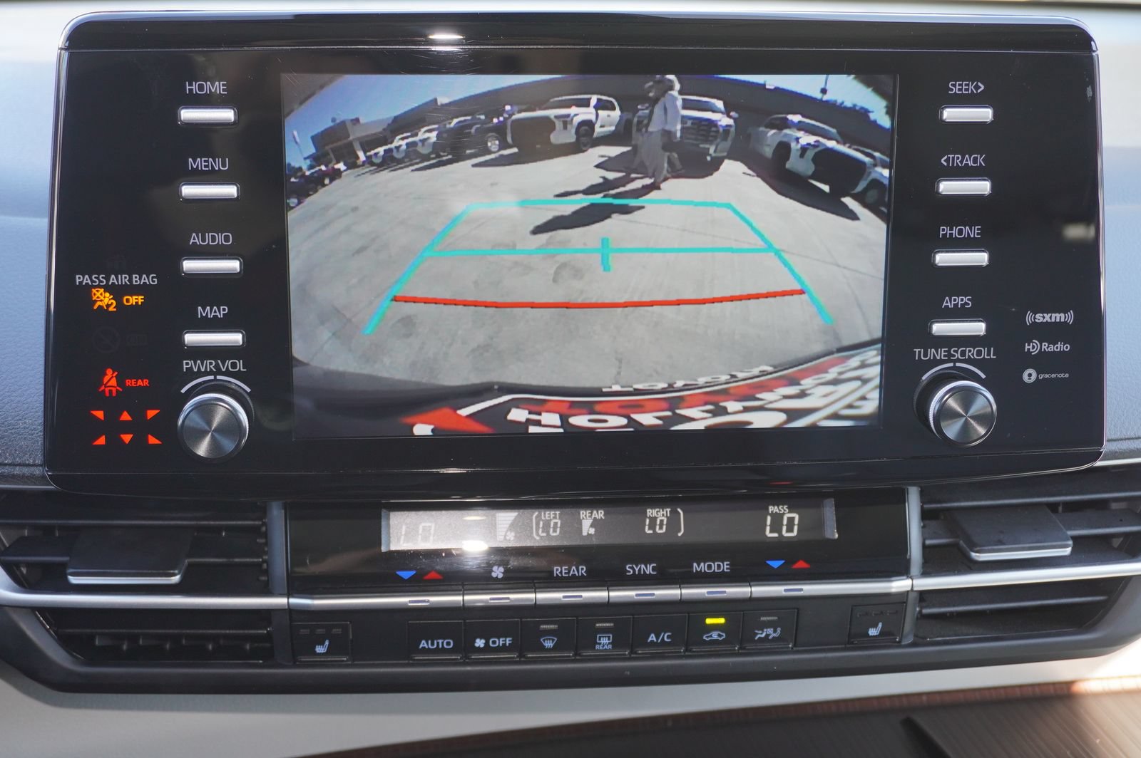 Certified 2023 Toyota Sienna XLE FWD image 18