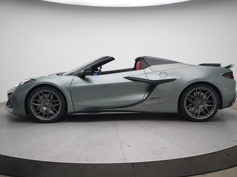 Used 2023 Chevrolet Corvette Z06 RWD image 6