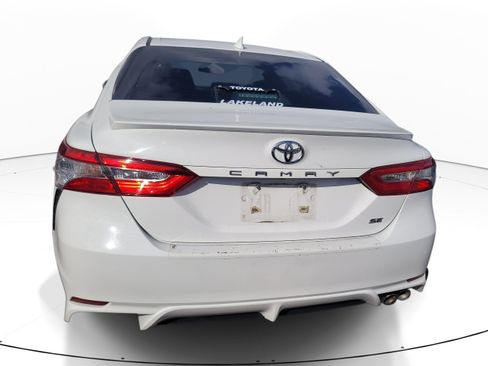 Used 2019 Toyota Camry SE FWD image 6