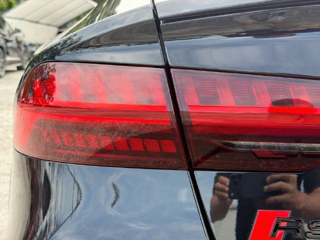 Used 2021 Audi RS 7 Sportback w/ Carbon Optic Package AWD/4WD image 10