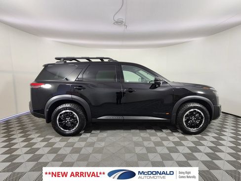 Used 2025 Nissan Pathfinder Rock Creek AWD/4WD image 6