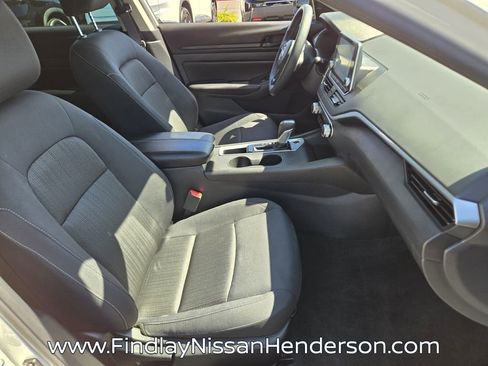 Used 2025 Nissan Altima 2.5 S FWD image 15