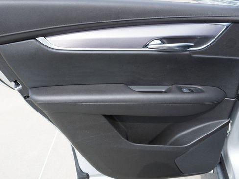 Used 2017 Cadillac XT5 Luxury w/ Driver Awareness Package image 34