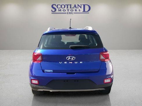 Used 2024 Hyundai Venue SEL image 7