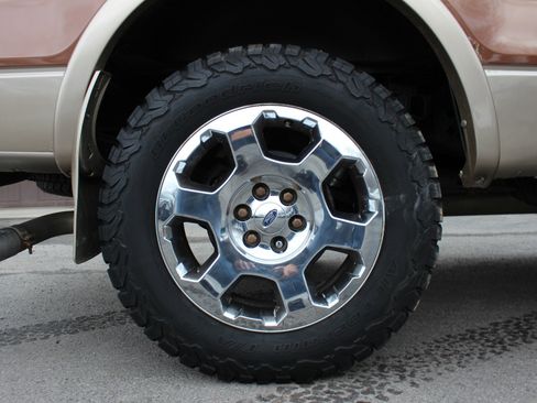 Used 2011 Ford F150 Lariat w/ Lariat Chrome Pkg image 43