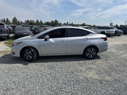 Used 2024 Nissan Versa SV image 6