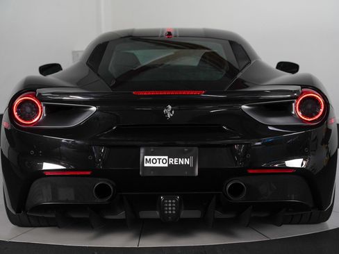 Used 2017 Ferrari 488 GTB RWD image 8