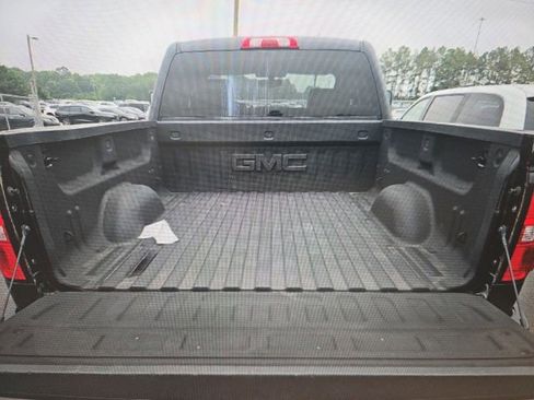 Used 2018 GMC Sierra 2500 SLT w/ Snow Plow Prep Package AWD/4WD image 12