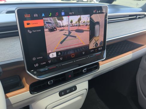 New 2025 Volkswagen ID. Buzz 1st Edition image 27