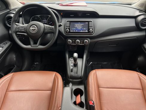 Certified 2025 Nissan Kicks Play S FWD image 2