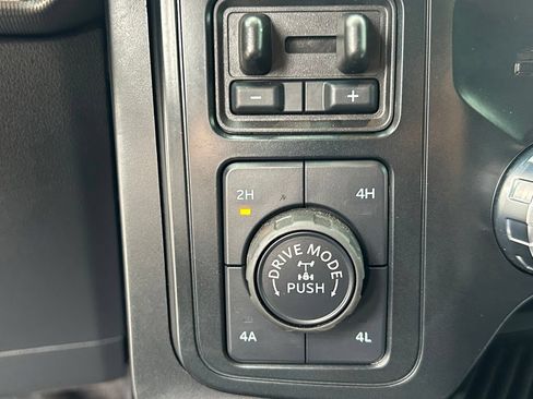Used 2025 Ford F150 Raptor AWD/4WD image 25