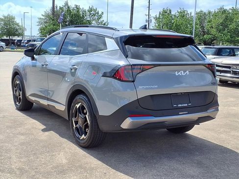 Used 2026 Kia Sportage EX w/ EX Panorama Roof Package image 2