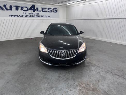 Used 2017 Buick Regal Sport Touring image 2