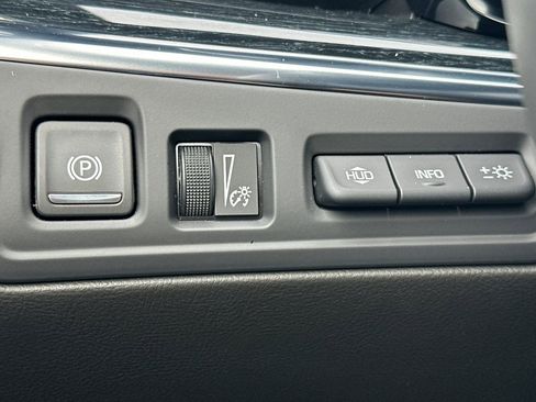 Used 2025 Cadillac XT5 Premium Luxury w/ Technology Package image 37