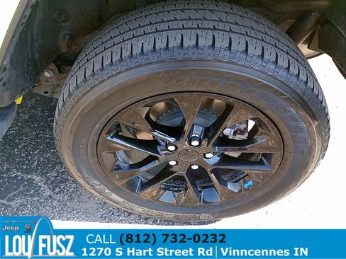 Used 2022 Jeep Wrangler Unlimited Sahara w/ Cold Weather Group image 10