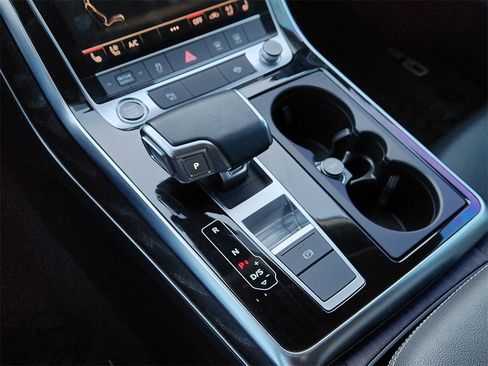 Used 2022 Audi Q8 Premium Plus image 20