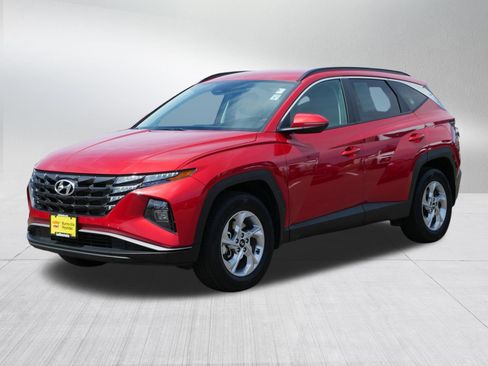 Certified 2022 Hyundai Tucson SEL w/ Winter Package AWD/4WD image 3