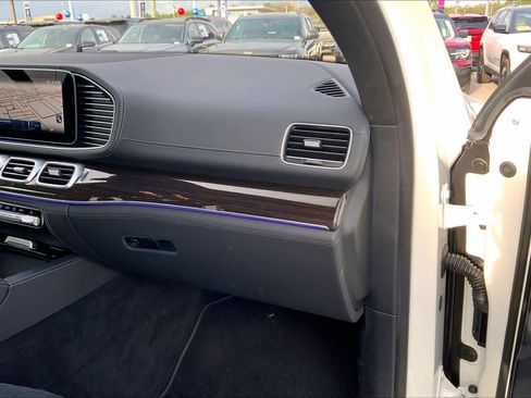 Used 2025 Mercedes-Benz GLS 63 AMG 4MATIC image 18