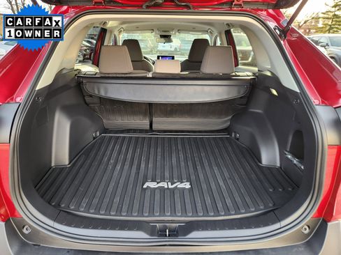 Used 2025 Toyota RAV4 XLE image 18