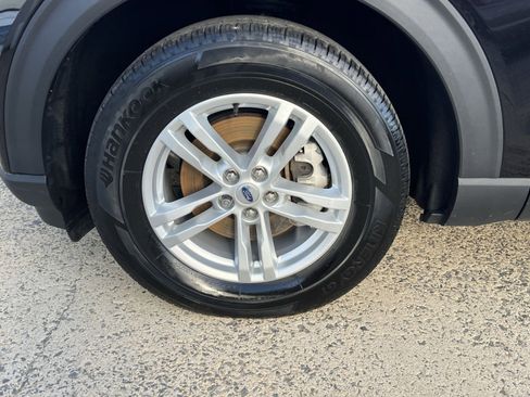 Used 2022 Ford Explorer XLT w/ Equipment Group 202A image 12