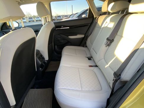 Certified 2021 Kia Seltos SX w/ SX Sunroof Package image 27